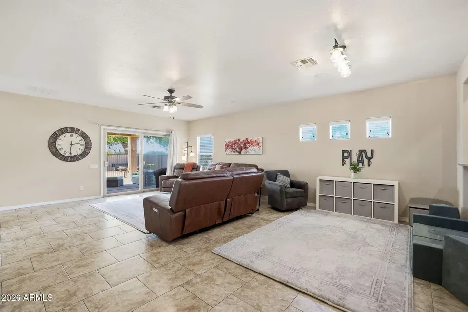 3 Bed 2 Bath Established Contemporary Home in Mesa, AZ - 4