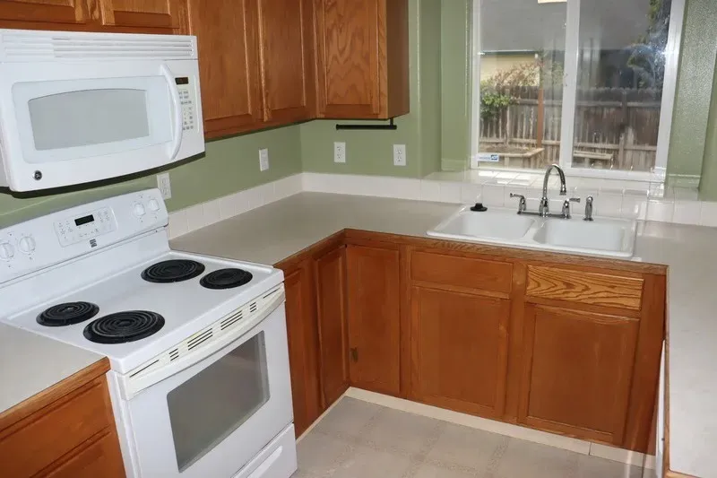 3 Bed 2 Bath Established Contemporary Home in Nampa, ID - 5