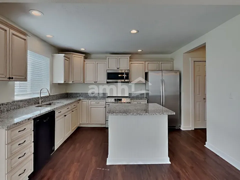 3 Bed 2 Bath Established Contemporary Home in Nampa, ID - 3