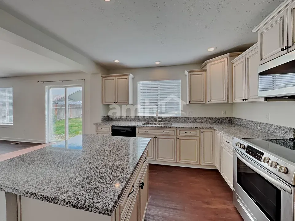 3 Bed 2 Bath Established Contemporary Home in Nampa, ID - 4
