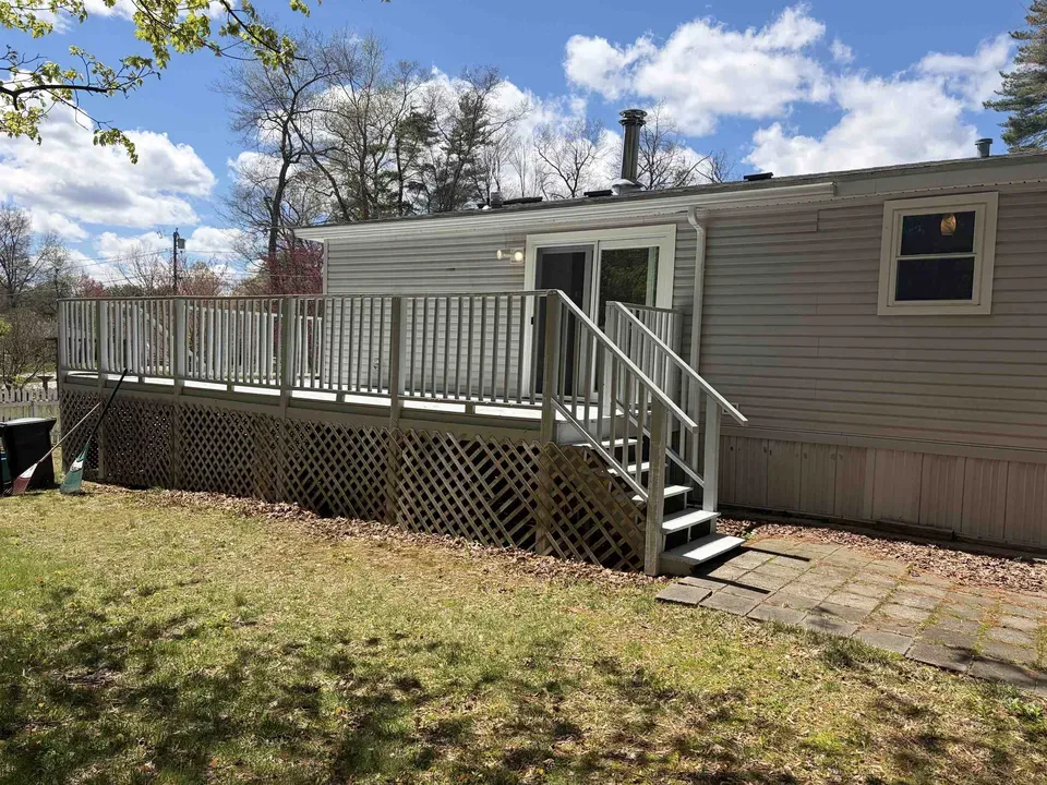 3 Bed 2 Bath Established Contemporary Home in Nashua, NH - 3