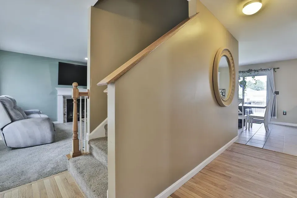 3 Bed 2 Bath Established Contemporary Home in Nashua, NH - 2