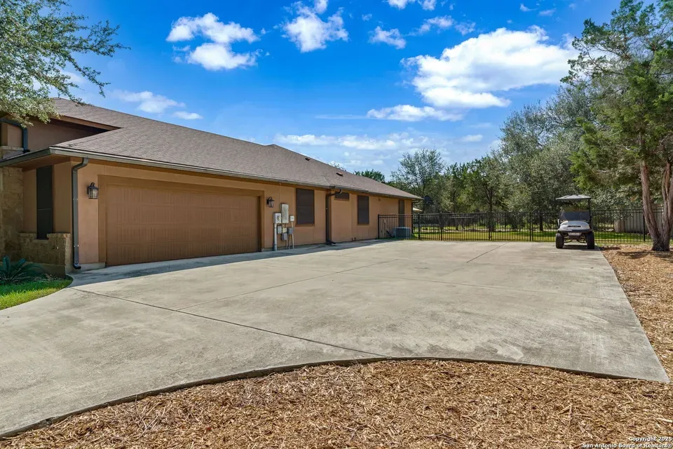 3 Bed 2 Bath Established Contemporary Home in New Braunfels, TX - 4
