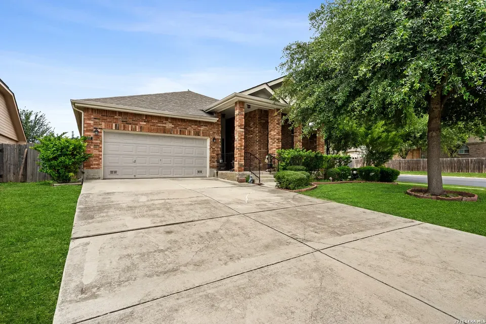 3 Bed 2 Bath Established Contemporary Home in New Braunfels, TX - 2
