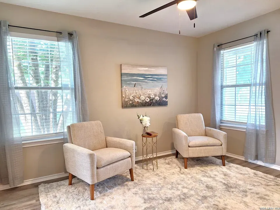 3 Bed 2 Bath Established Contemporary Home in New Braunfels, TX - 2
