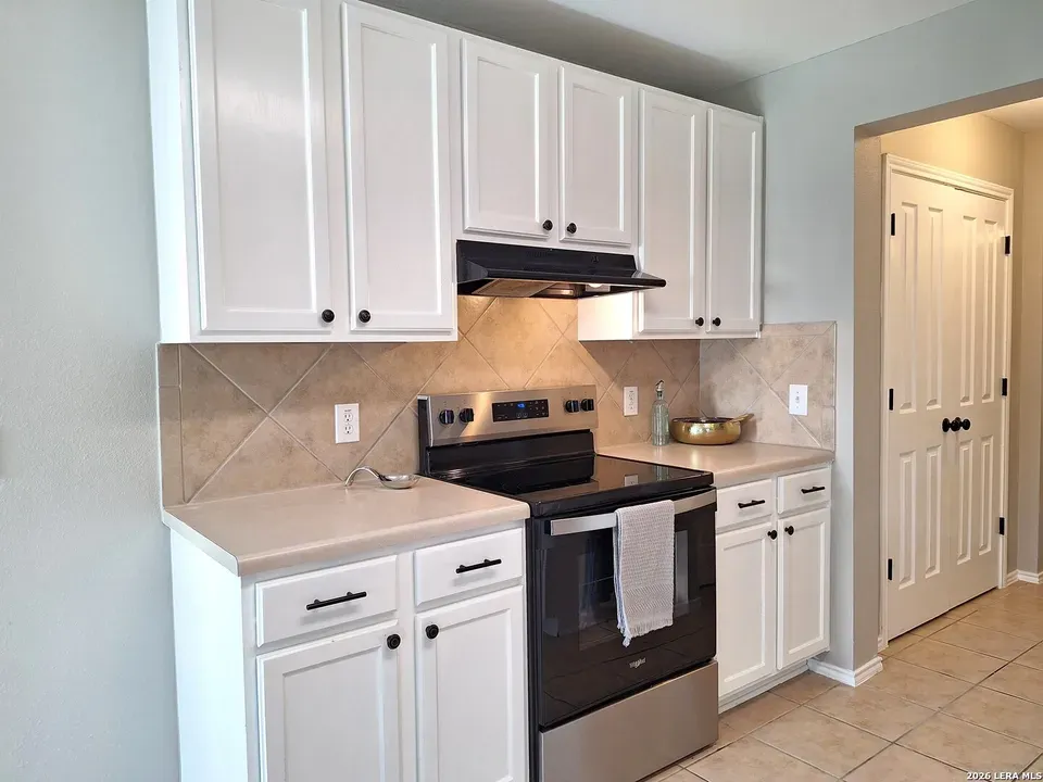 3 Bed 2 Bath Established Contemporary Home in New Braunfels, TX - 4