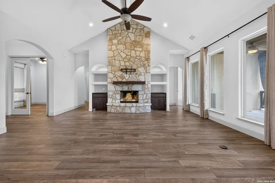 3 Bed 2 Bath Established Contemporary Home in New Braunfels, TX