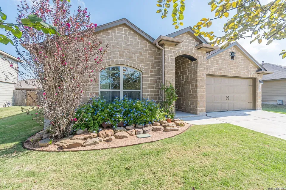 3 Bed 2 Bath Established Contemporary Home in New Braunfels, TX - 3