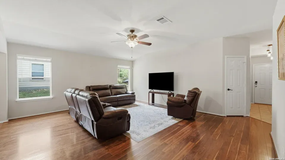 3 Bed 2 Bath Established Contemporary Home in New Braunfels, TX - 4