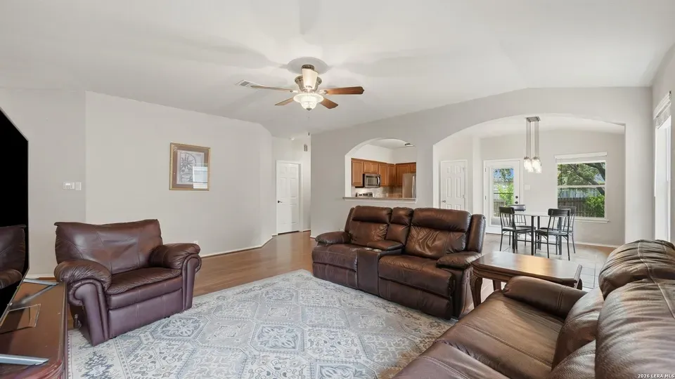 3 Bed 2 Bath Established Contemporary Home in New Braunfels, TX - 5
