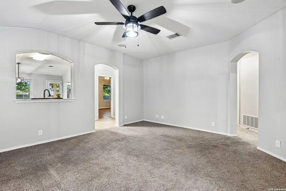 3 Bed 2 Bath Established Contemporary Home in New Braunfels, TX - 4