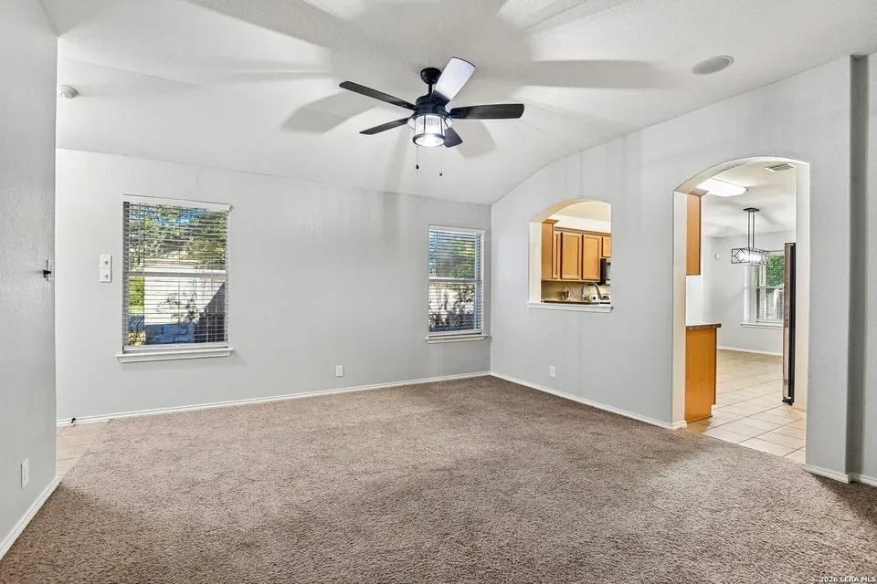 3 Bed 2 Bath Established Contemporary Home in New Braunfels, TX - 5