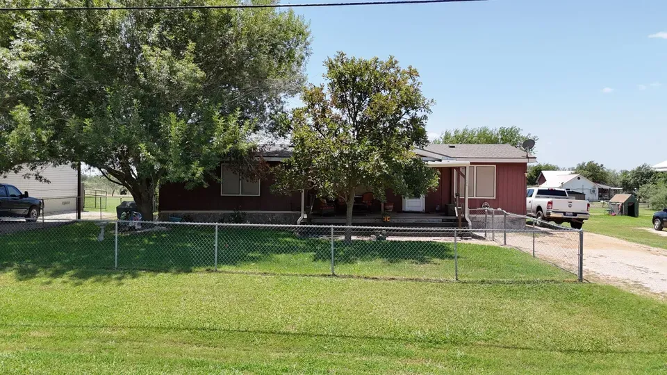 3 Bed 2 Bath Established Contemporary Home in New Braunfels, TX - 3