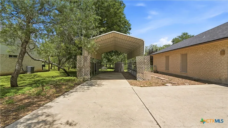3 Bed 2 Bath Established Contemporary Home in New Braunfels, TX - 3