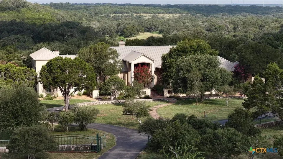 3 Bed 2 Bath Established Contemporary Home in New Braunfels, TX - 1