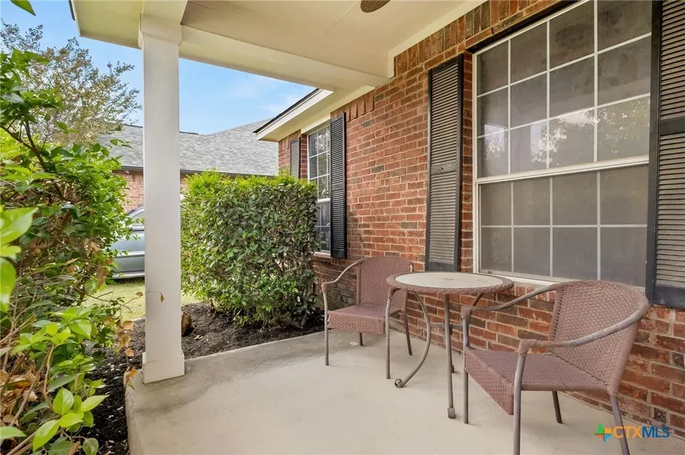 3 Bed 2 Bath Established Contemporary Home in New Braunfels, TX - 2