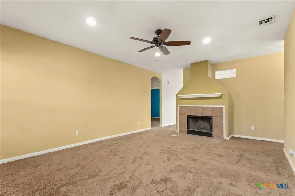 3 Bed 2 Bath Established Contemporary Home in New Braunfels, TX - 3