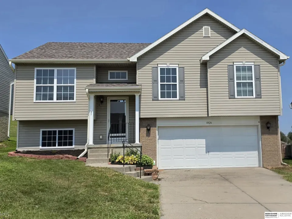 3 Bed 2 Bath Established Contemporary Home in Omaha, NE