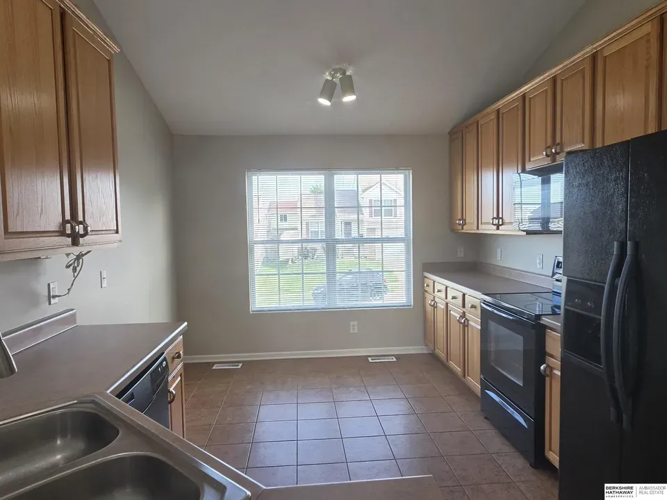 3 Bed 2 Bath Established Contemporary Home in Omaha, NE - 5