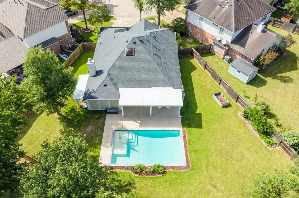 3 Bed 2 Bath Established Contemporary Home in Pearland, TX - 3
