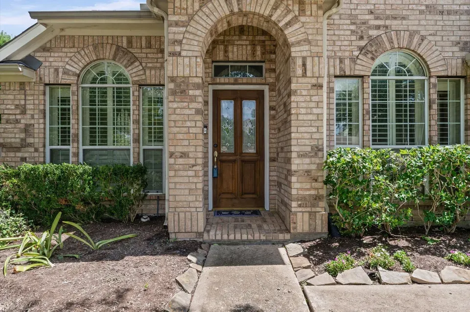 3 Bed 2 Bath Established Contemporary Home in Pearland, TX - 4