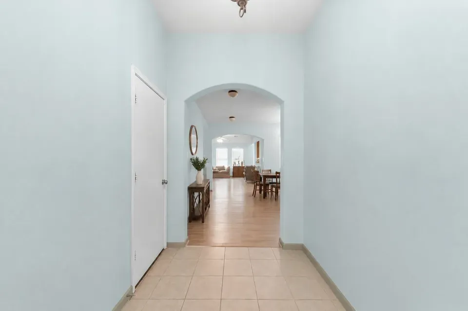 3 Bed 2 Bath Established Contemporary Home in Pearland, TX - 5