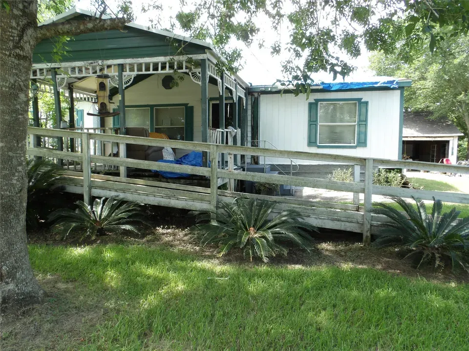 3 Bed 2 Bath Established Contemporary Home in Pearland, TX - 3