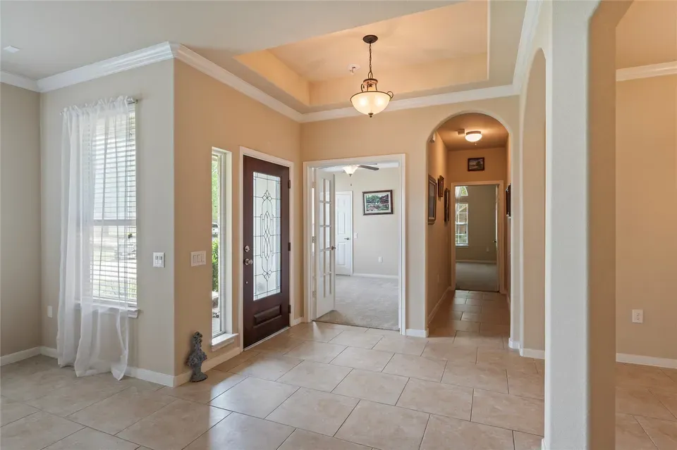 3 Bed 2 Bath Established Contemporary Home in Pearland, TX - 2