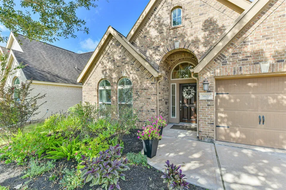 3 Bed 2 Bath Established Contemporary Home in Pearland, TX - 3