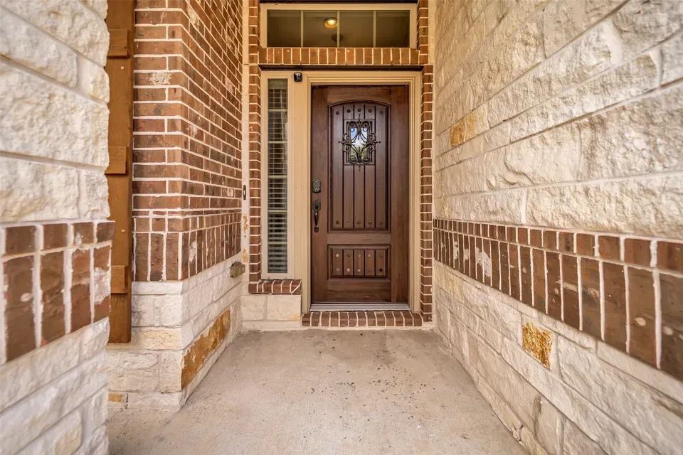 3 Bed 2 Bath Established Contemporary Home in Pearland, TX - 4