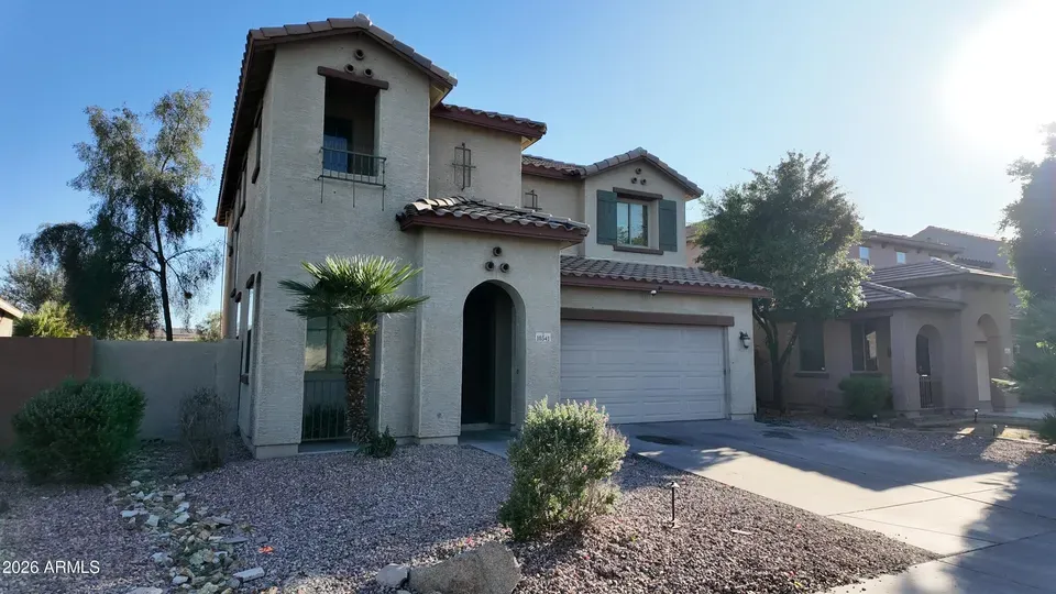 3 Bed 2 Bath Established Contemporary Home in Phoenix, AZ - 1