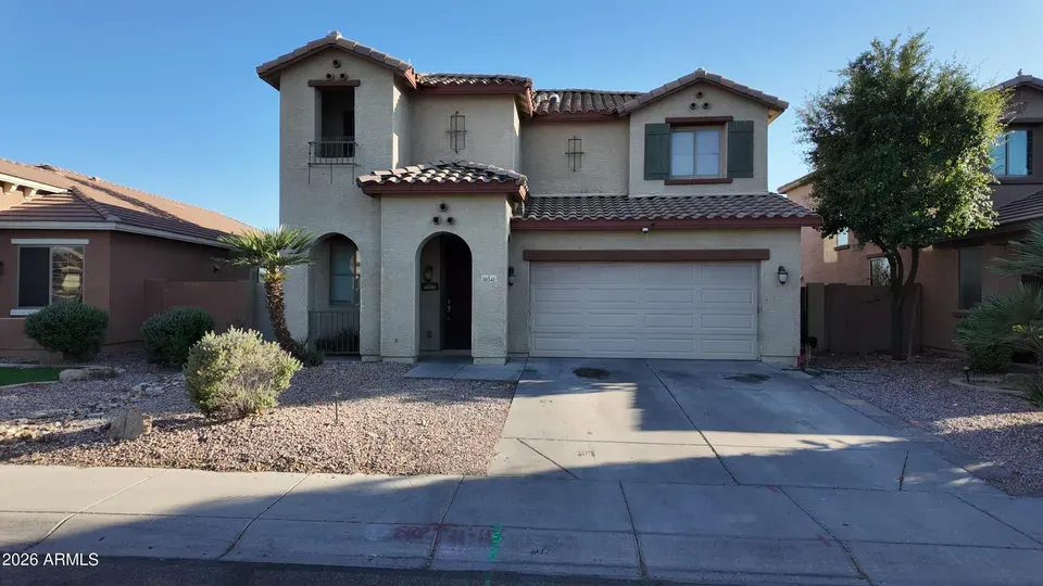 3 Bed 2 Bath Established Contemporary Home in Phoenix, AZ - 3