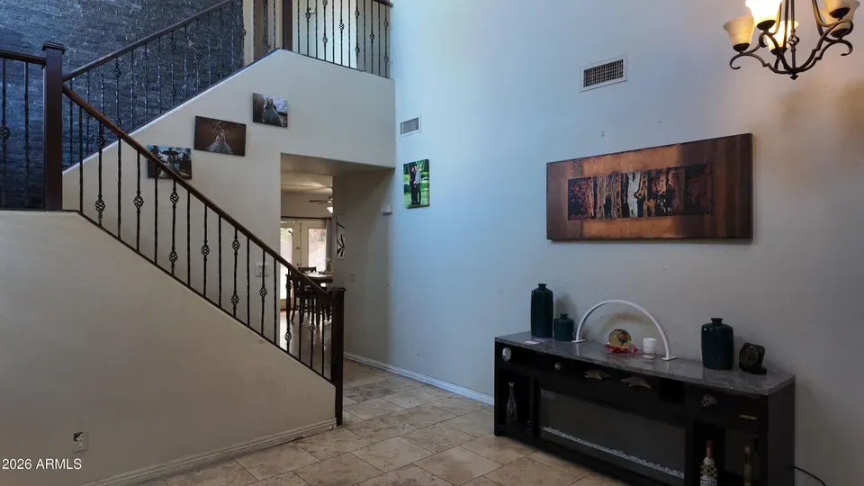 3 Bed 2 Bath Established Contemporary Home in Phoenix, AZ - 5