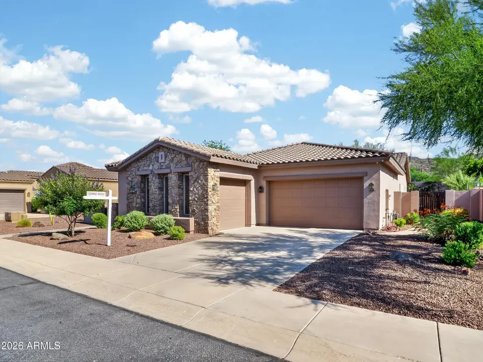 3 Bed 2 Bath Established Contemporary Home in Phoenix, AZ - 1