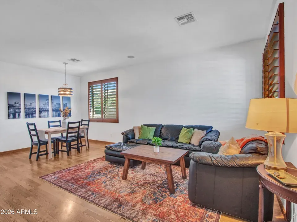 3 Bed 2 Bath Established Contemporary Home in Phoenix, AZ - 3