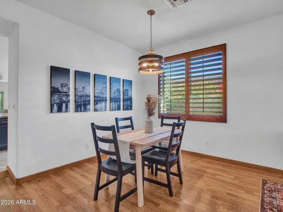 3 Bed 2 Bath Established Contemporary Home in Phoenix, AZ - 4