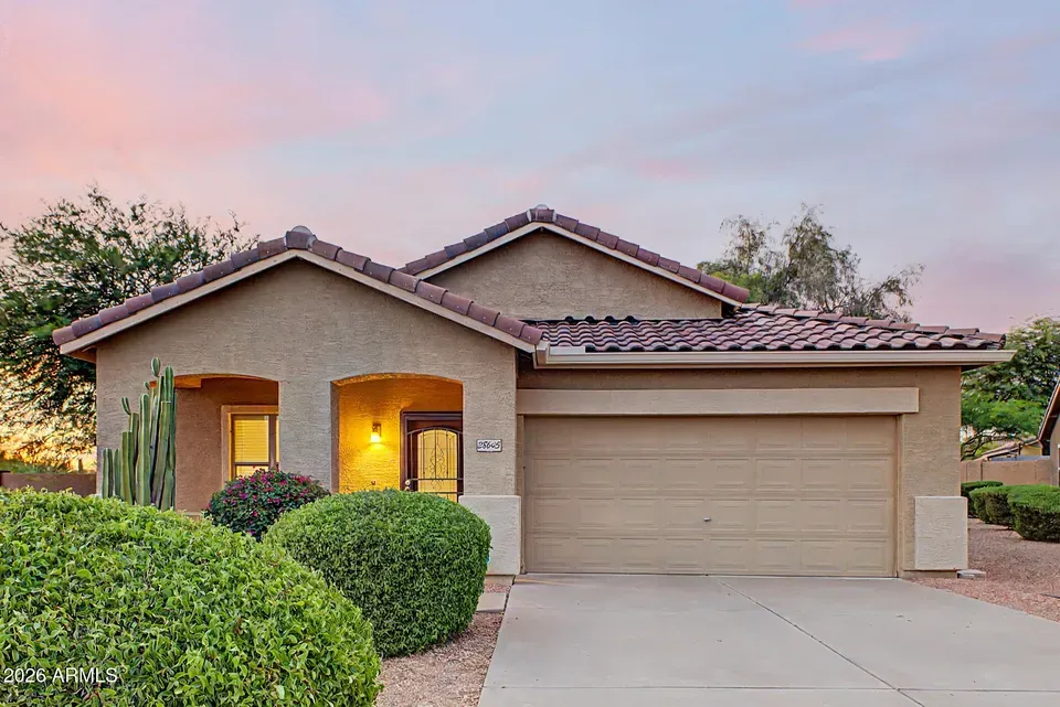 3 Bed 2 Bath Established Contemporary Home in Phoenix, AZ - 3