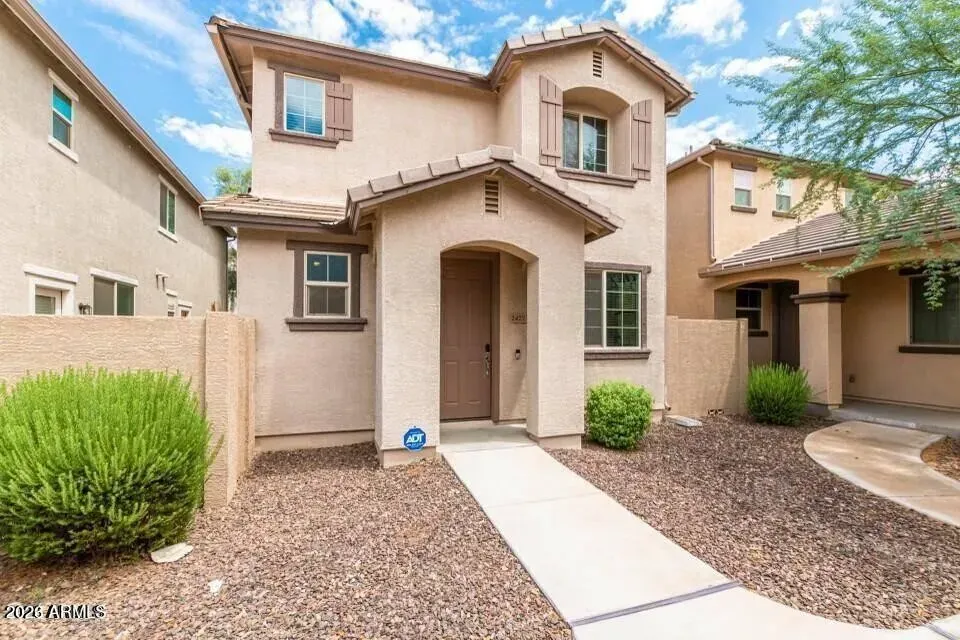 3 Bed 2 Bath Established Contemporary Home in Phoenix, AZ - 2