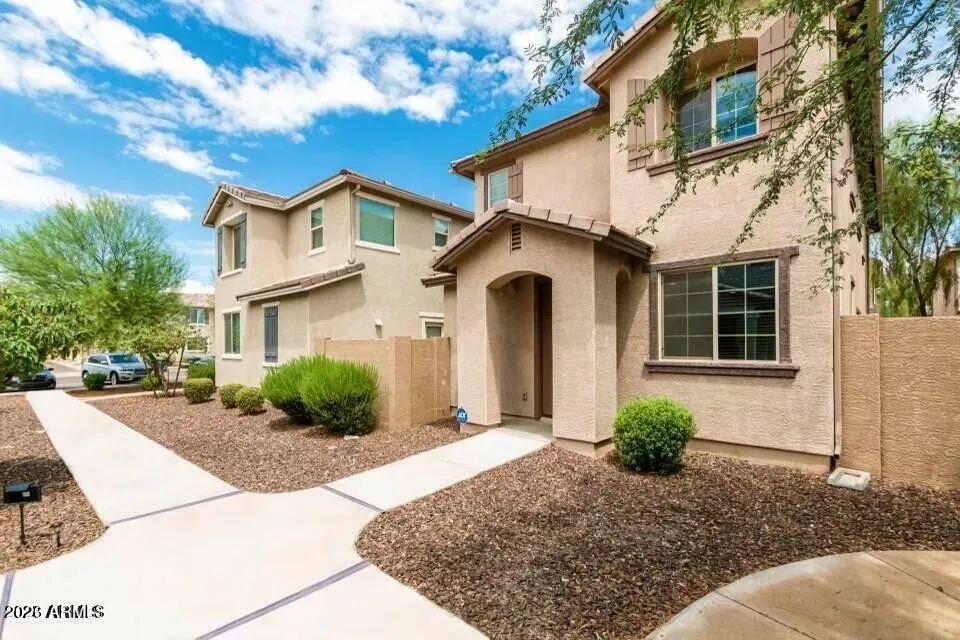 3 Bed 2 Bath Established Contemporary Home in Phoenix, AZ - 3