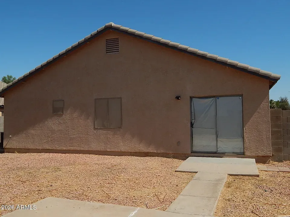 3 Bed 2 Bath Established Contemporary Home in Phoenix, AZ - 3