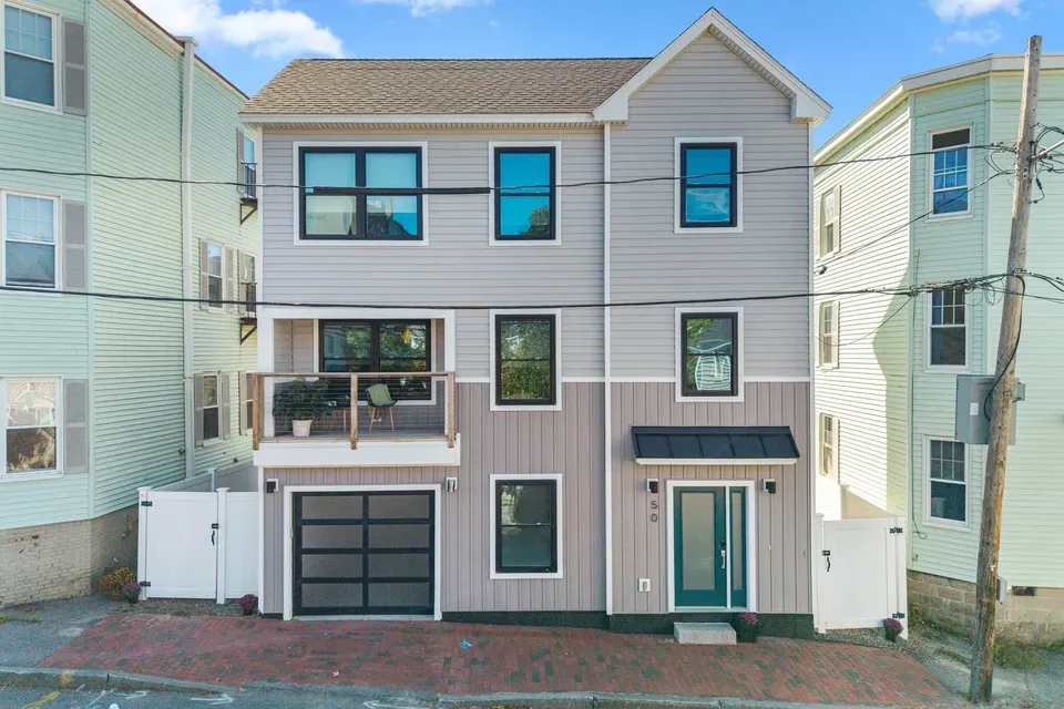 3 Bed 2 Bath Established Contemporary Home in Portland, ME - 1