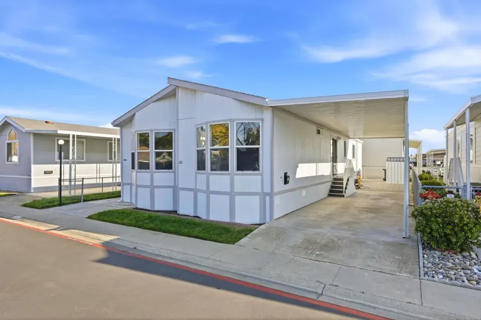 3 Bed 2 Bath Established Contemporary Home in San Jose, CA - 2