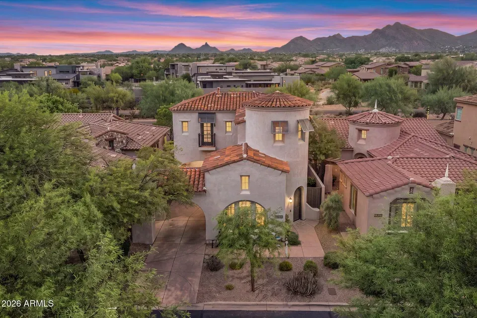 3 Bed 2 Bath Established Contemporary Home in Scottsdale, AZ - 2