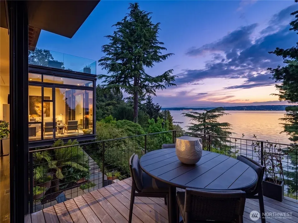 3 Bed 2 Bath Established Contemporary Home in Seattle, WA - 1