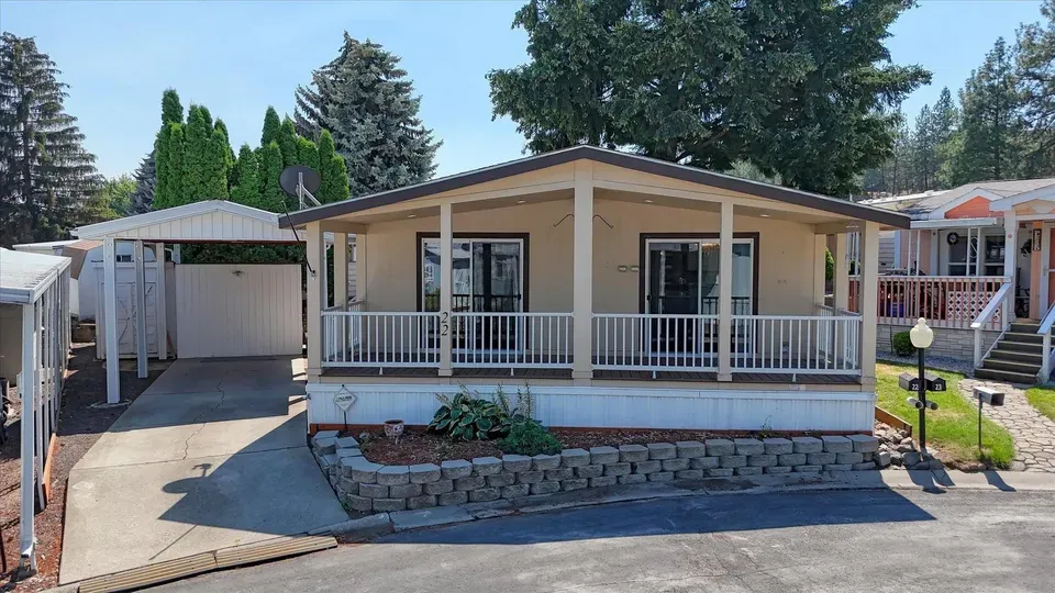 3 Bed 2 Bath Established Contemporary Home in Spokane, WA - 2