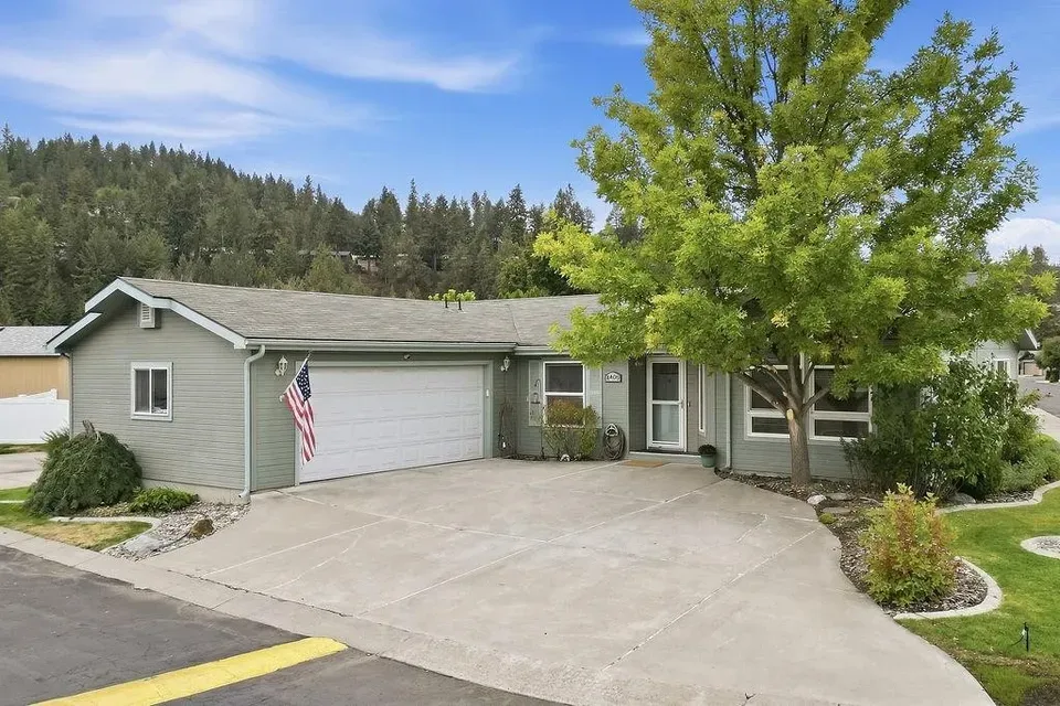 3 Bed 2 Bath Established Contemporary Home in Spokane, WA - 3