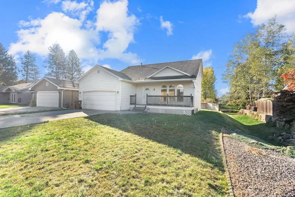 3 Bed 2 Bath Established Contemporary Home in Spokane, WA - 2