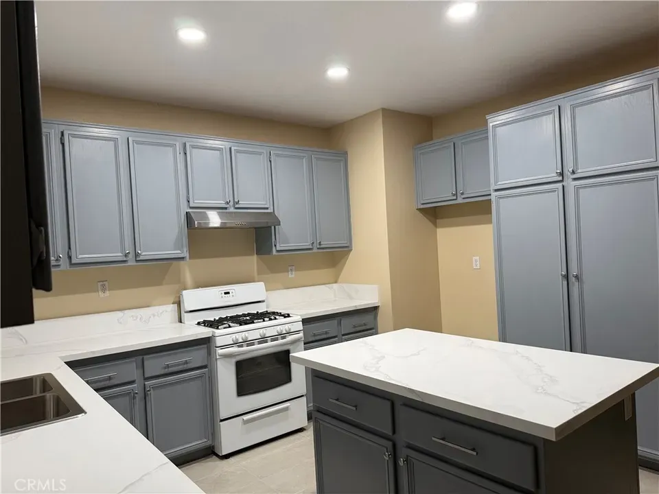 3 Bed 2 Bath Established Contemporary Home in Temecula, CA - 2