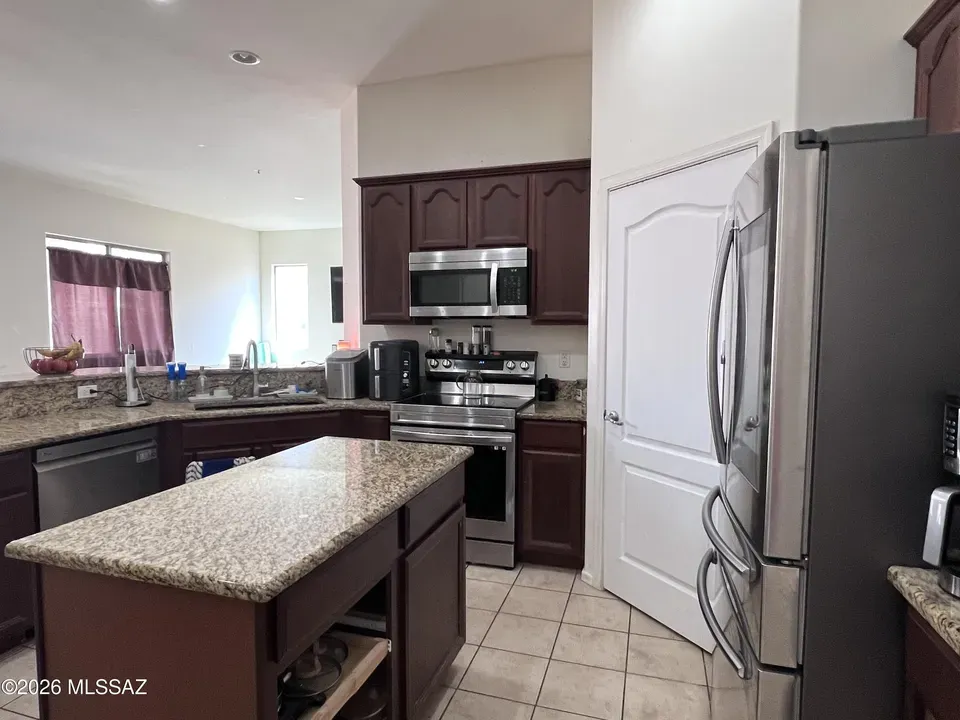 3 Bed 2 Bath Established Contemporary Home in Tucson, AZ - 4