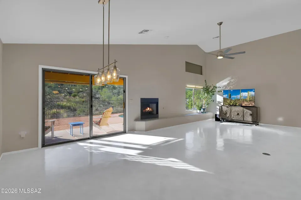 3 Bed 2 Bath Established Contemporary Home in Tucson, AZ - 5